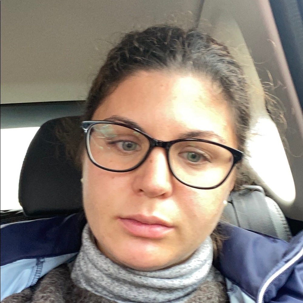 Meet your Posher, Courtney